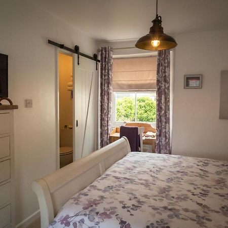 Stone'S Throw Cottage מוואגיסי מראה חיצוני תמונה