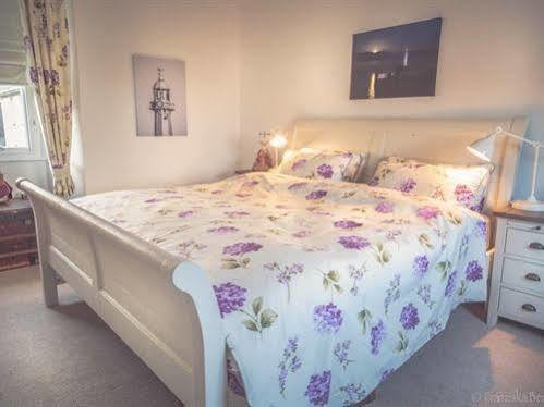 Stone'S Throw Cottage מוואגיסי מראה חיצוני תמונה